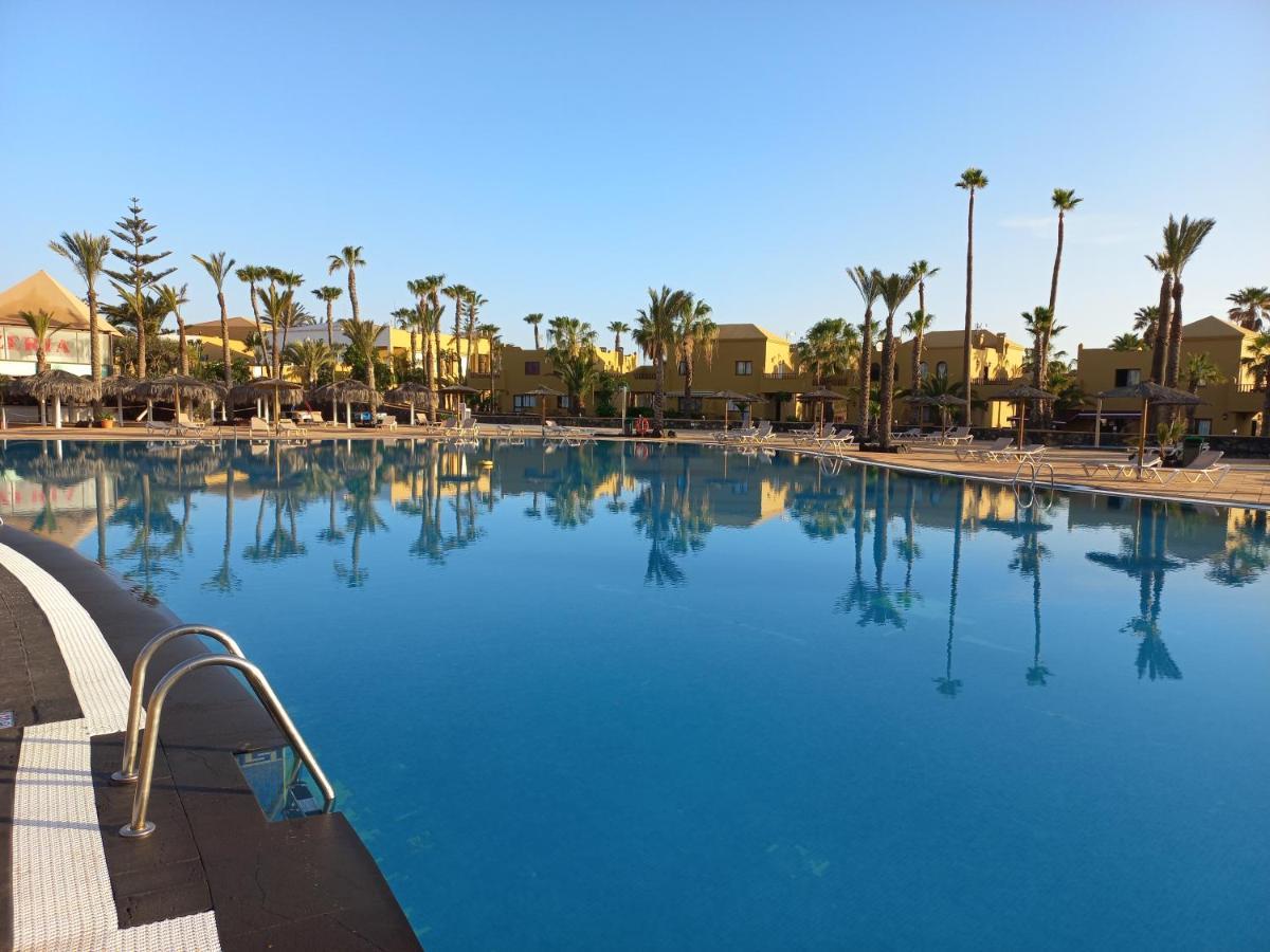 Apartamentos Corralejo Playa Oasis ภายนอก รูปภาพ
